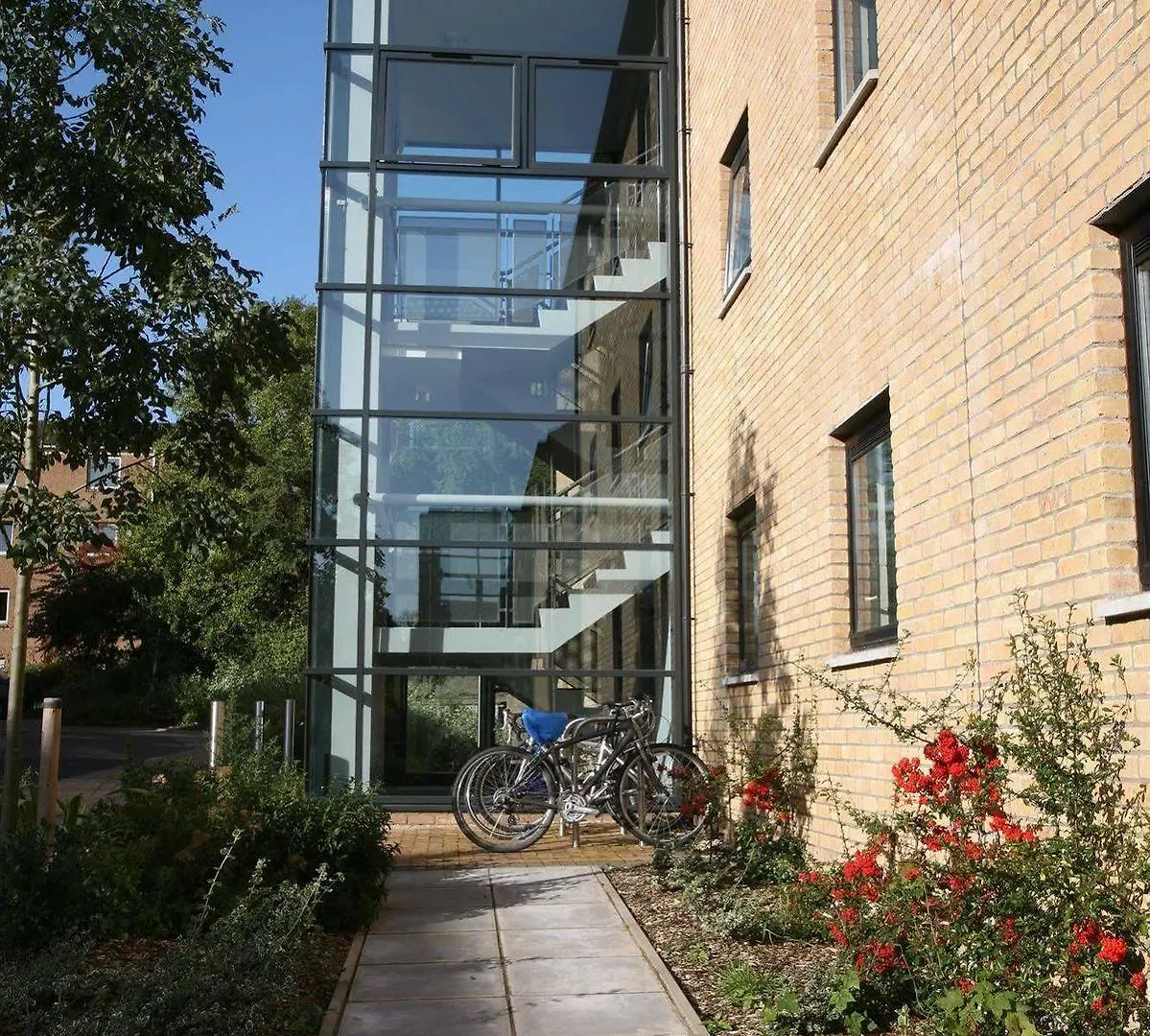 Queens'S University Elms Bt9 Belfast United Kingdom